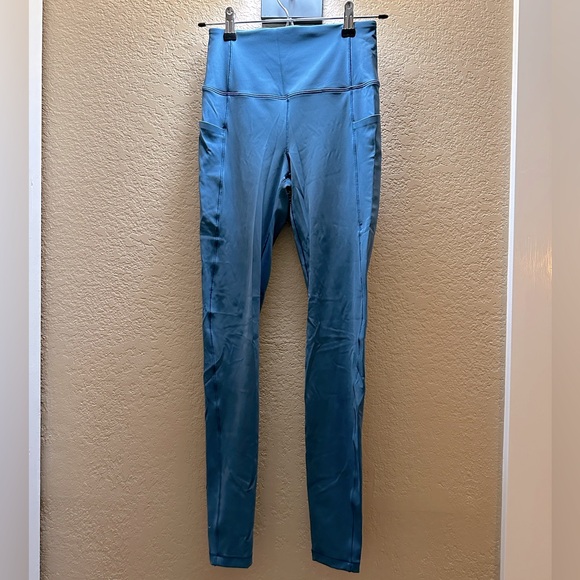 Arc’teryx Essent High Rise Legging 28” size 4 - Picture 9 of 16